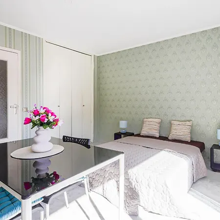 Les Arenes De Cimiez-2 By Interhome